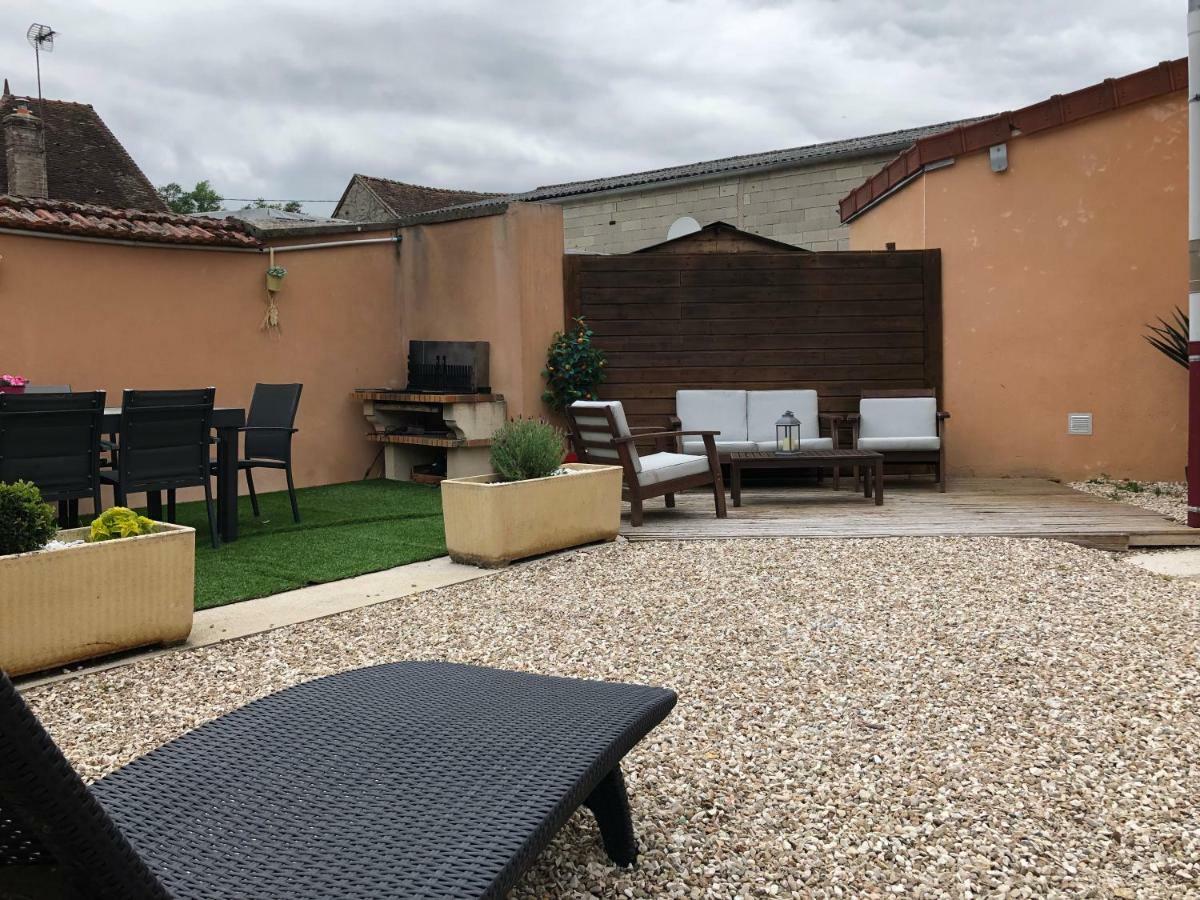 Maison D Helene Villy  Exteriör bild